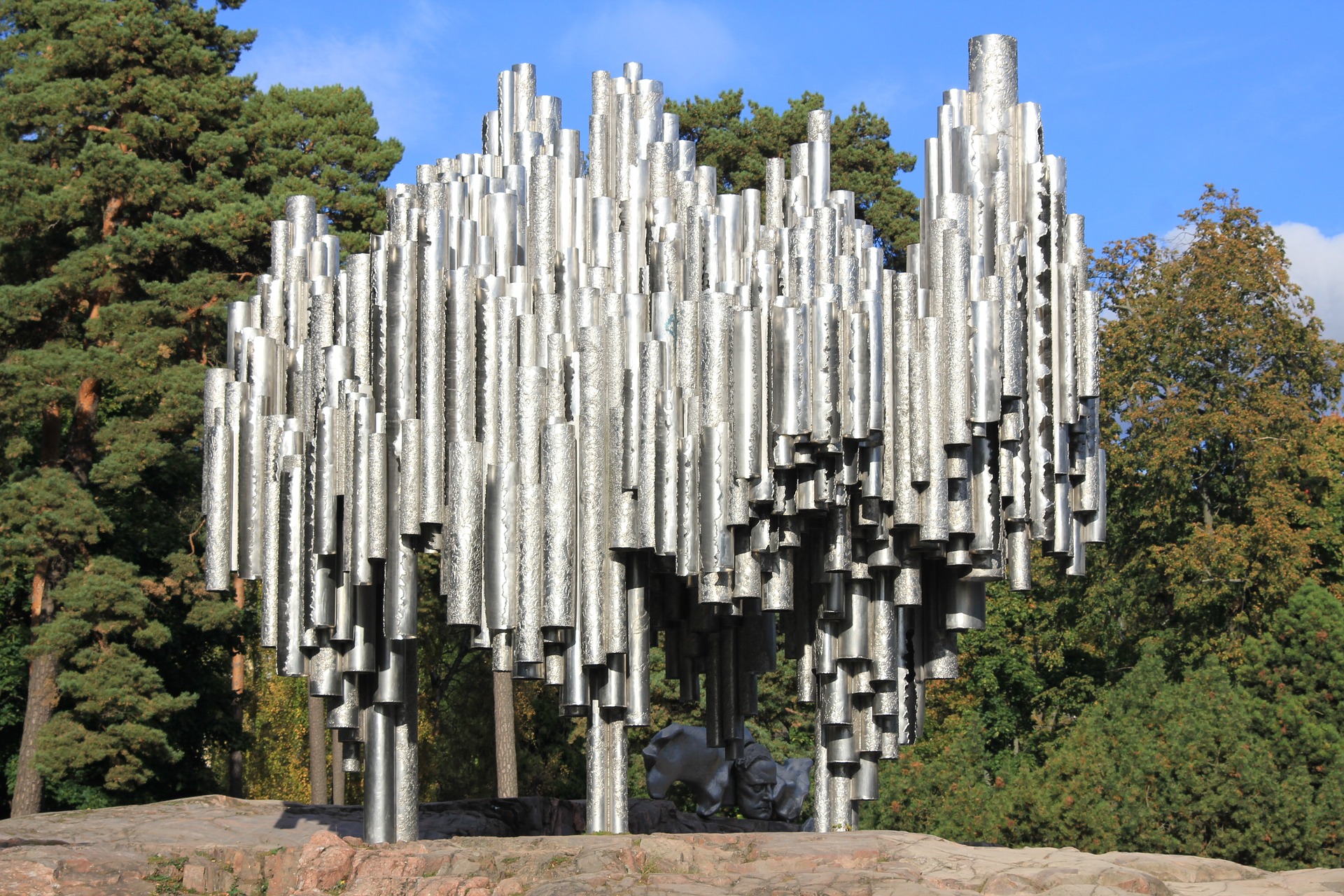 Sibelius Monument by anneileino on Pixabay