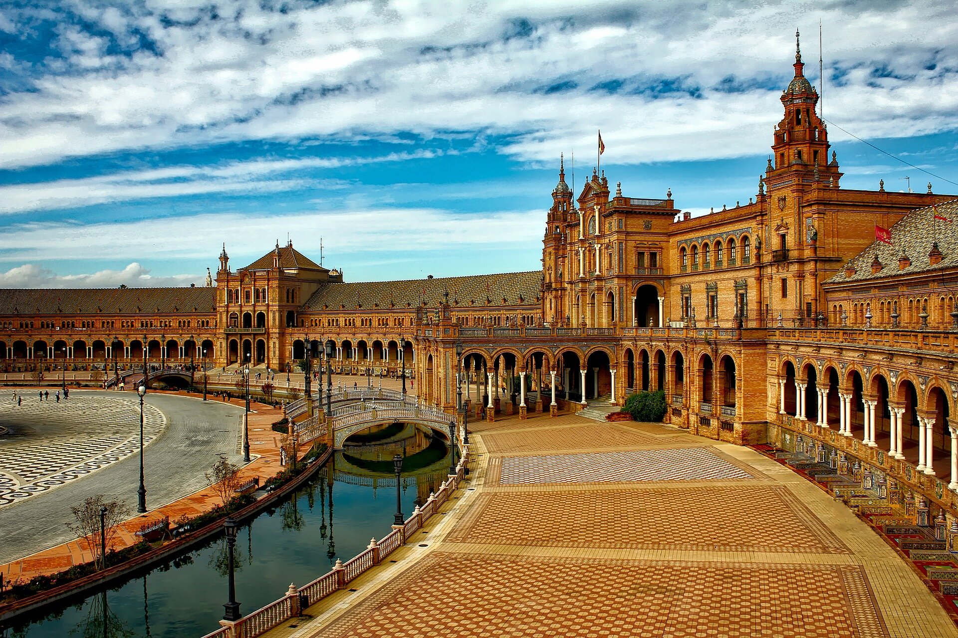 Plaza España, Sevilla. Photo by 12019 on Pixabay