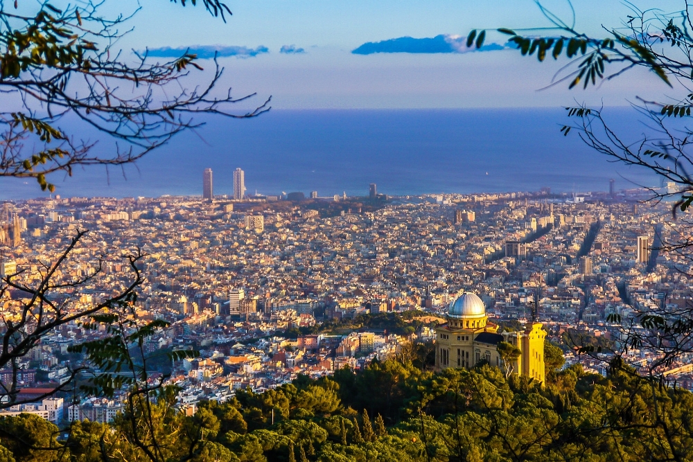 Barcelona, Spain. Photo source JoaquinAranoa on Pixabay