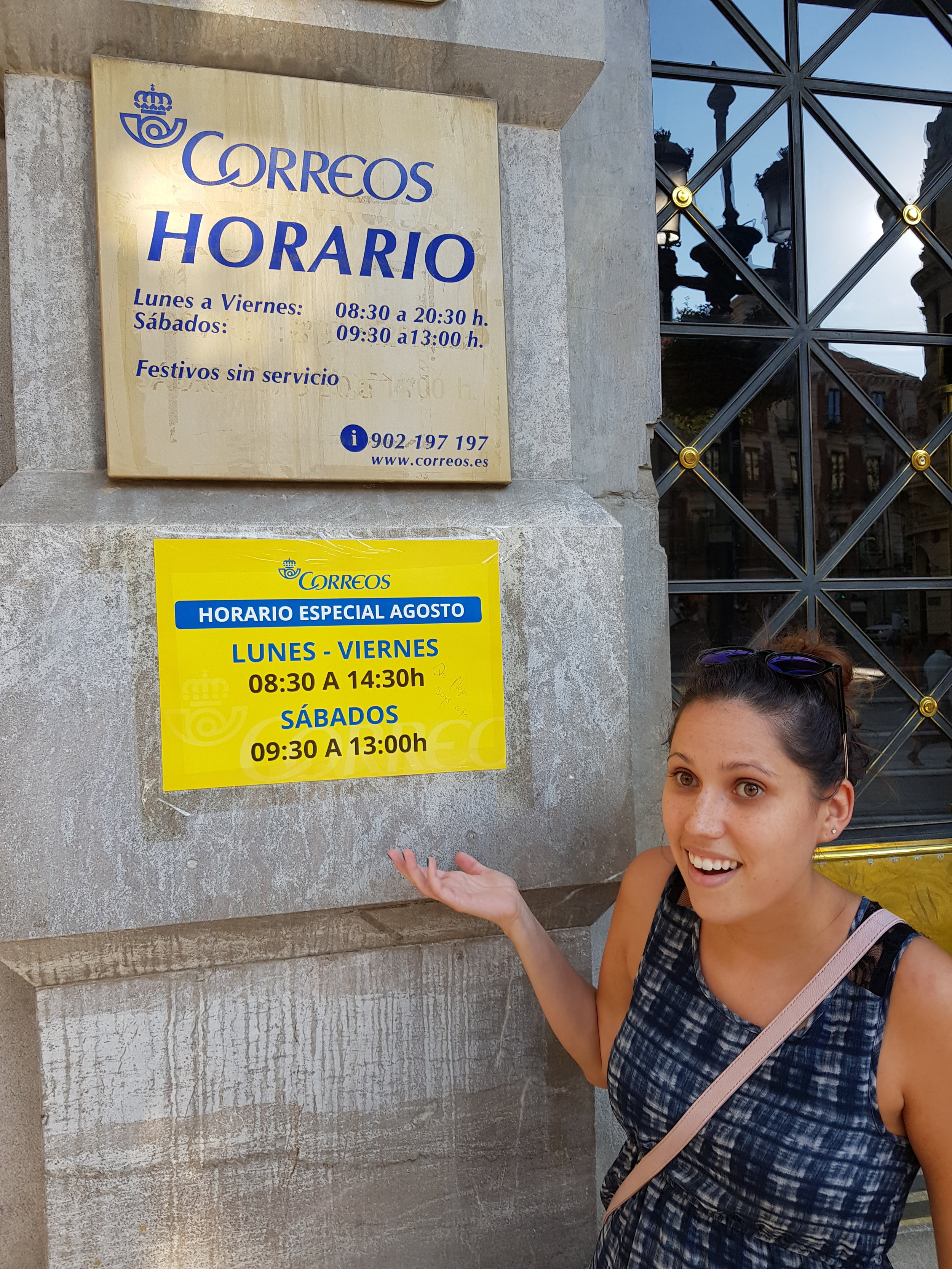 As with most offices in Spain, be sure to check the timetable before you head out to correos, especially in the summer!
