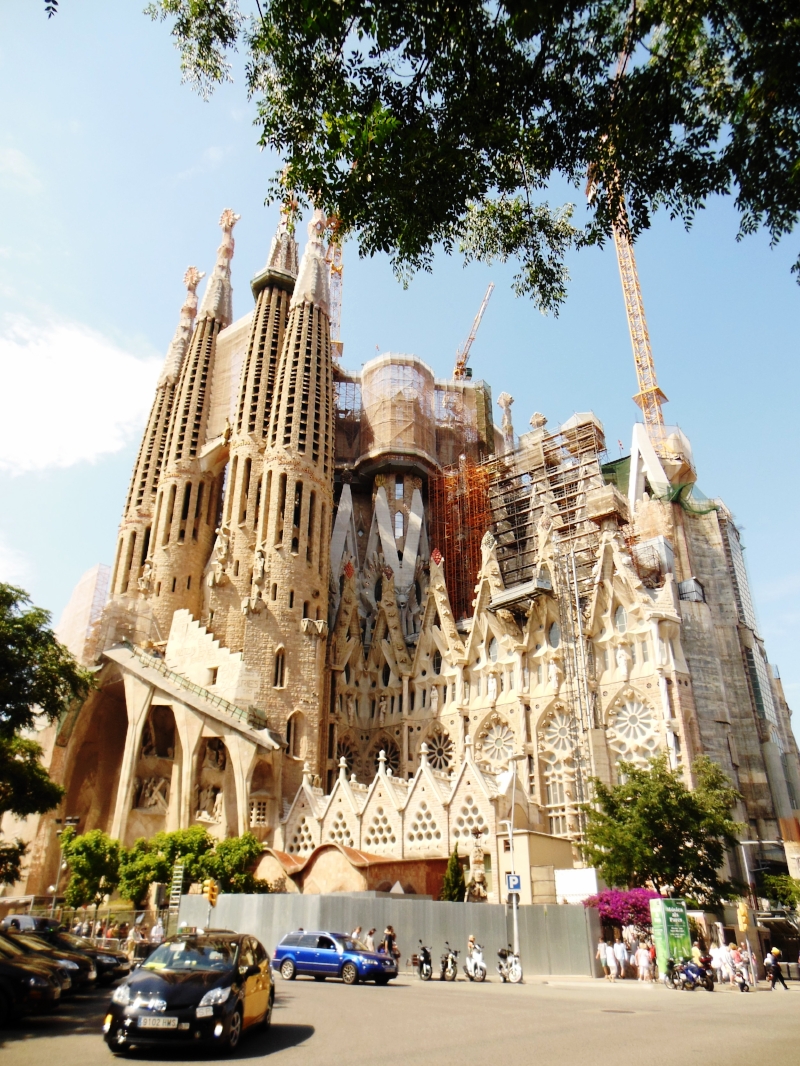 La Sagrada Familia Exterior La Sagrada Familia Exterior