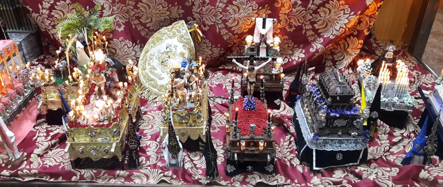 Procession figurines