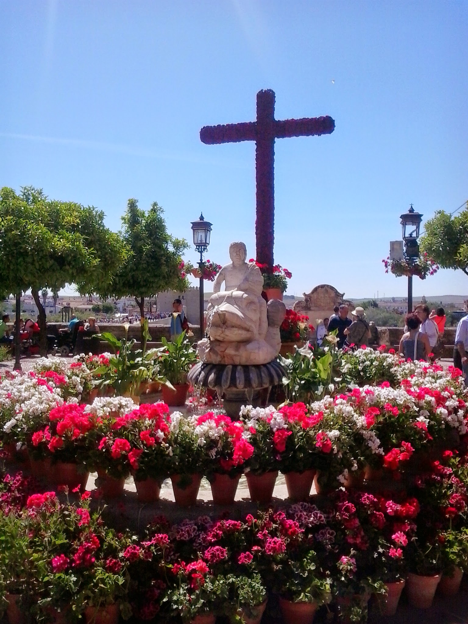 If you visit at the beginning of May, you can enjoy Las Cruces celebration.
